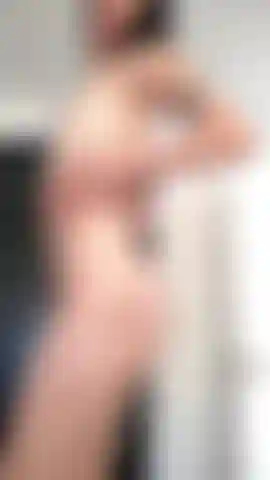 Mi pequeño cuerpo, totalmente desnudo y mojado, gritando tu nombre. 🥵.
