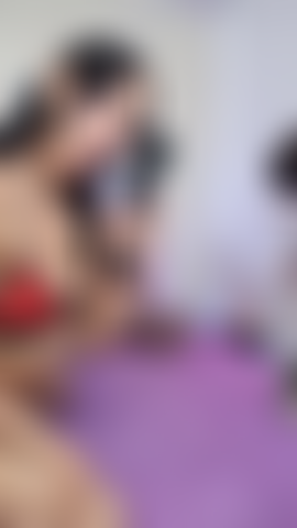 Estoy mojada solo piensa en ti.