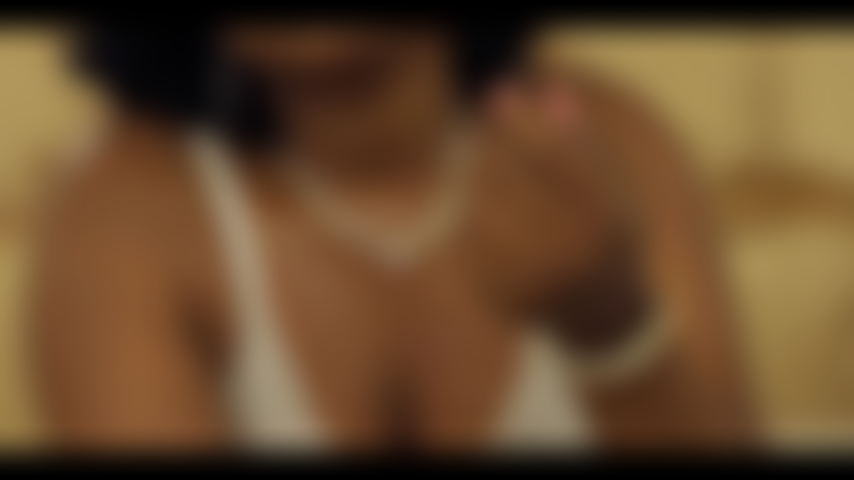 Traviesa y cariñosa son algunas palabras que uso para describirme.