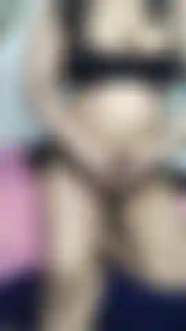 Tease de cuerpo completo.