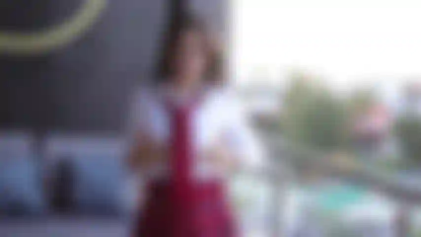 Colegial al aire libre sexy.