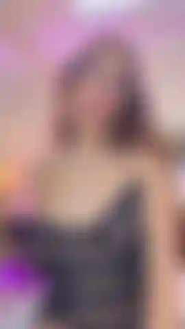Mis ardientes tetas son tuyas.