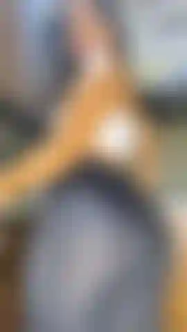 Masturbándome en la cocina!! Mi vecina me estaba espiando.