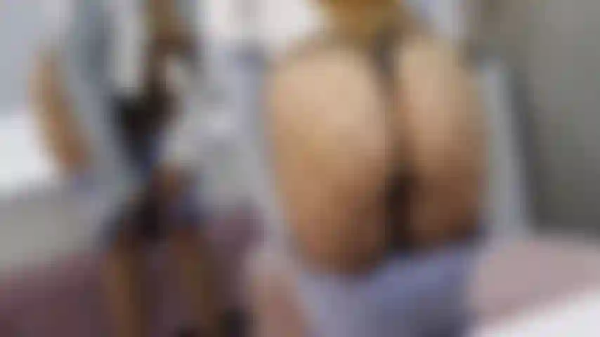 Aceite en mis tetas.