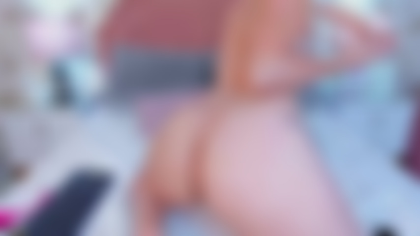 Mi culo grande y ardiente rebota sobre tu polla dura y húmeda, gimiendo con cada embestida, mi coño abierto y mi cuerpo sexy haciéndote rogar por más. ¿Te calienta? Porque ya estoy empapada.