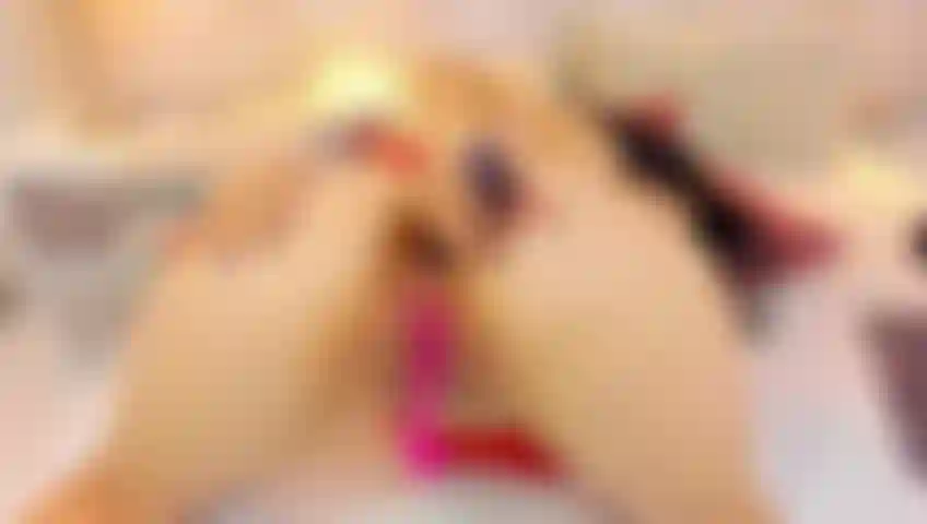 ¿Mi mayor fantasía? Dos pollas que me den placer.