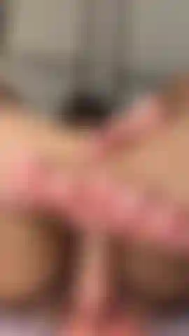 Imagina dejar que tu semen gotee por las curvas de mis pies y se deslice entre mis dedos_footjob.