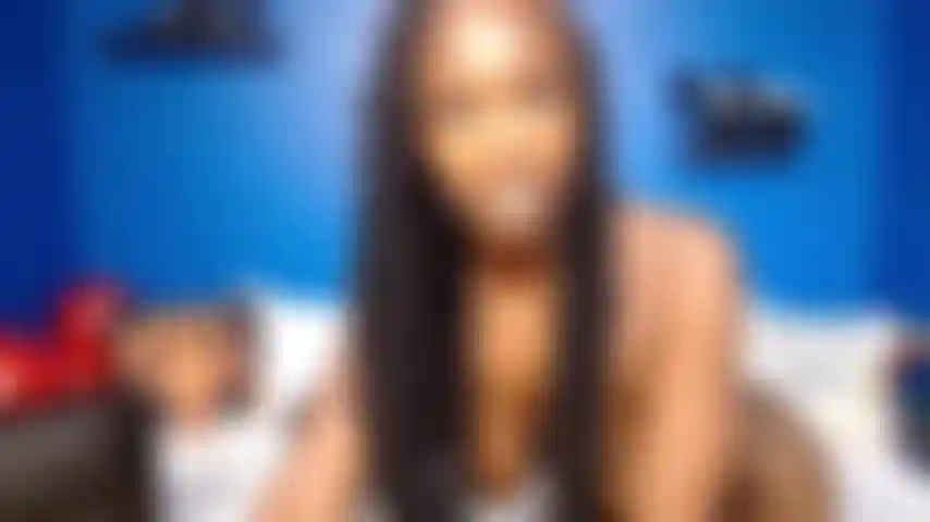 Adoración de coño peludo y semen en el pelo del coño.