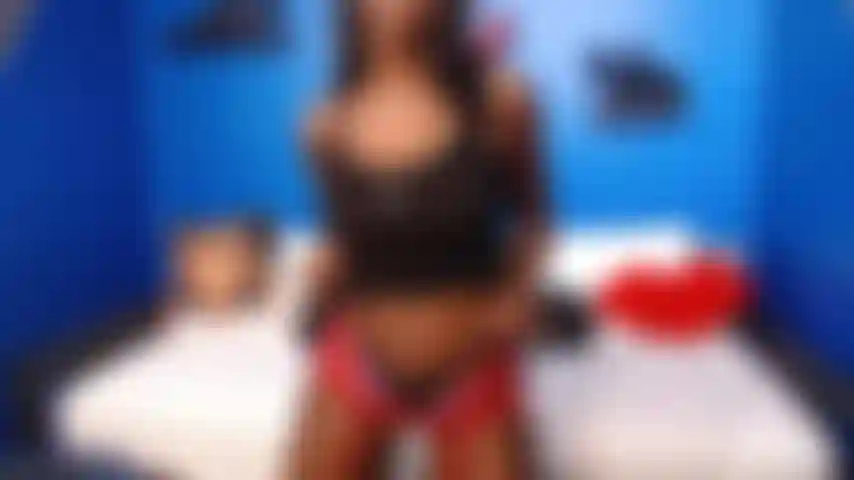 Linda sacudida de botín y provocación de tetas.