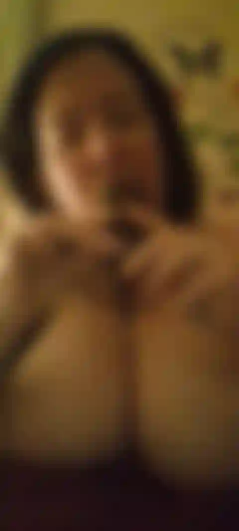 Provocación de polla con cono de helado.