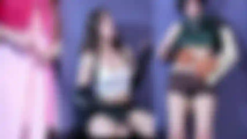 Final fantasy vii 4way fantasy: tifa, aerith y yuffie se turnan para montar tu polla. Mientras una de las mujeres monta tu polla, las otras se burlan y eventualmente se masturban.