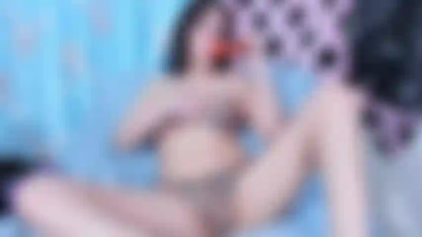 Masturbación múltiple en bañador.