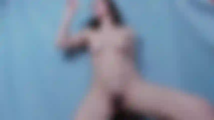 Masturbación con consolador de cristal de nochevieja.