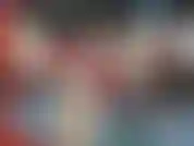 Papá noel travieso y consolador de cristal con forma de bastón de caramelo. Santa ali solo te deseo unas felices fiestas! Ella se burla bajándose su traje de papá noel con su consolador de vidrio tipo bastón de caramelo antes de golpear su coño.