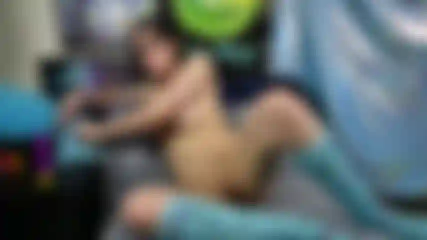 La asistente nerd de masturbación de rick.