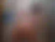 ¡Escena de ducha cachonda y jabonosa! Me pongo el cuerpo mojado todo jabonoso. Luego me enjuago el cuerpo, sintiendo mi cuerpo suave, limpio y húmedo. No puedo evitar frotar mi clítoris y pellizcarme los pezones. Luego me toco el coño hasta el orgasmo.