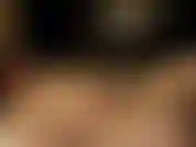 Striptease y masturbación con chimenea erótica: me quito la bata y uso un juguete para el clítoris antes de usar un vibrador para complacer mi coño. Habla de acción caliente.