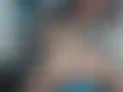 Follando con la almohada hitachi: mira mi jugoso botín frotar contra la almohada y hitachi mientras gimo, divirtiéndome.