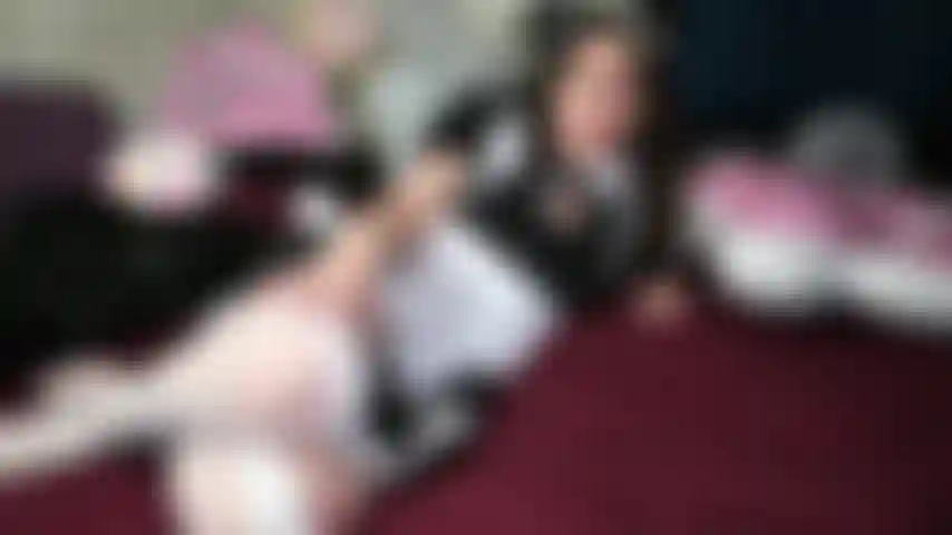 Kitty mucama doble penetración para amo.