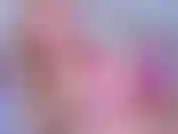 Brillo de labios brillante en mis suculentos labios dulces. ¿Te atreves a resistir? Bj, joi, tease, tentacion.