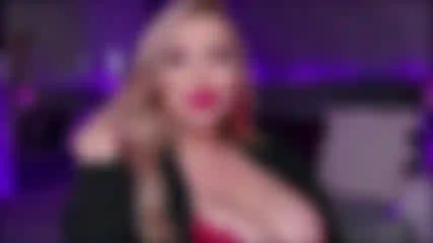 Ribete potente con provocaciones orales en topless. Llevando la historia a un clímax poderoso, los dejo con hambre de más.