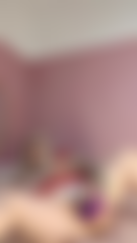 Follando mi consolador de 14 pulgadas y teniendo un orgasmo fuerte.