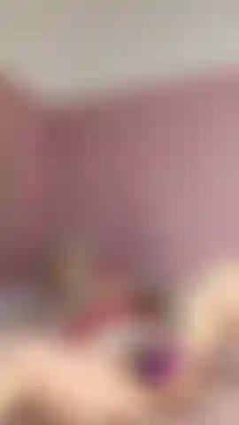 Follando mi consolador de 14 pulgadas y teniendo un orgasmo fuerte.