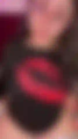 Tell me which part of my body is your favorite and I'll give you a gift