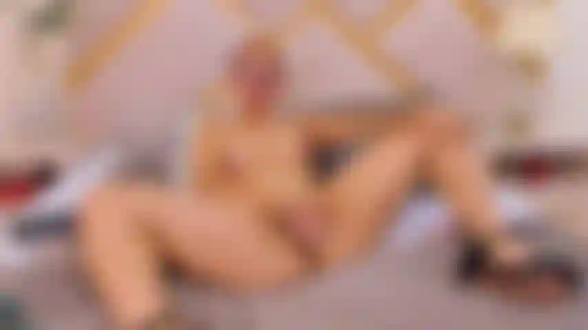 Mi coño está empapado mientras tu polla me folla duro y profundo... Gemidos reales, orgasmos reales... ¿Estás listo para verme perder el control?