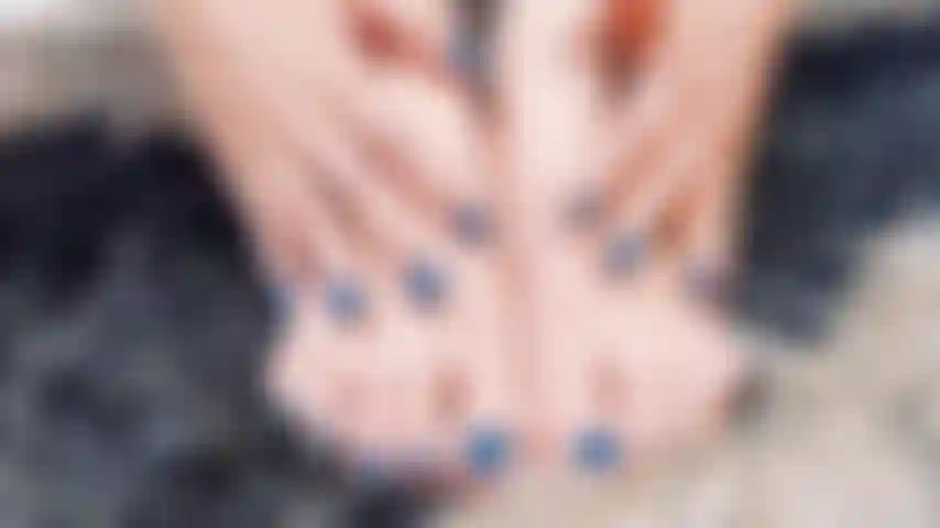 I HELP MY FRIEND TO CUM WITH A PERFECT FOOTJOB