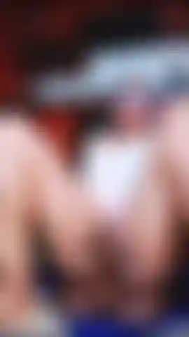 Me encanta montar el consolador en la cocina.