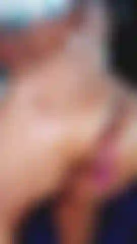 Madura con culo grande en aceite.