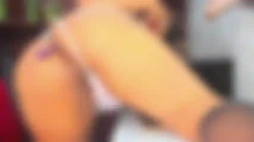 Dedos y consolador en el culo.