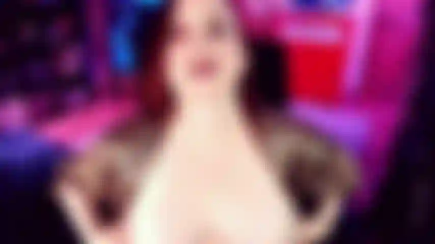 Nueva explotación de matones: intentas pasar por un pervertido normal amante de las tetas, pero te descubro bastante rápido. En realidad eres un matón.