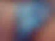 Hora de jugar con bragas de satén resbaladizas: este video *definitivamente* requiere que te quites los pantalones y te masturbes conmigo. Dedicada a todas las amantes del raso. Hay muchas burlas antes de correrse.