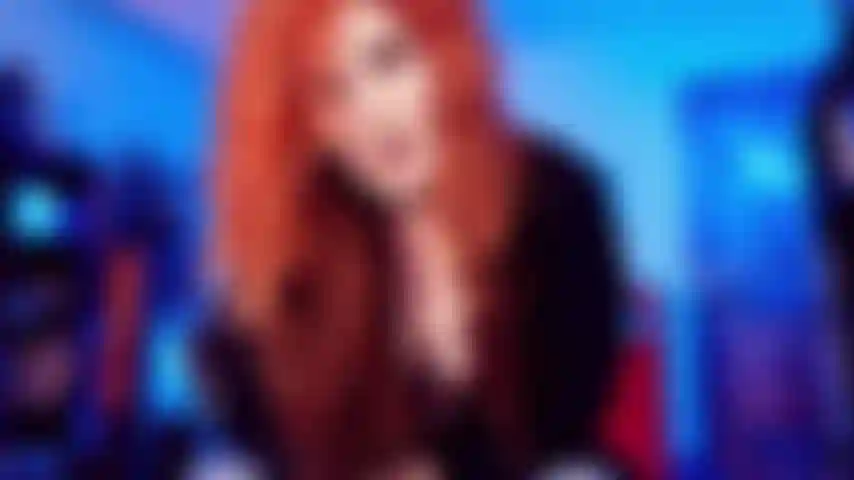 Adicta a las vírgenes. Si todavía eres virgen en este momento de tu vida, probablemente sea mejor seguir así en lugar de arriesgarte a pasar más vergüenza. El único coño que vas a conocer es el coño de tu mano.