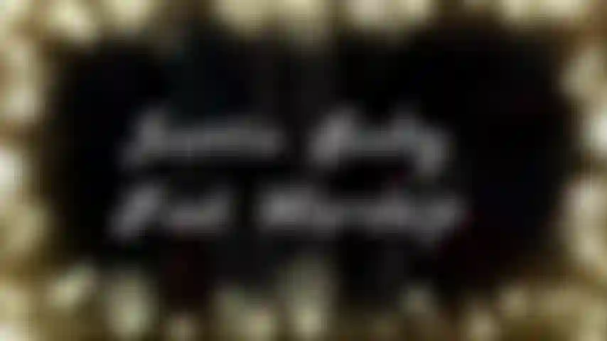 Adoración de los pies de papá noel. Ahora no pensaste que el bebé de papá noel se olvidó de ti, dulces lacayos, por supuesto que no. Así que aquí tienes una sesión de adoración con medias pequeñas y pies descalzos solo para ti.