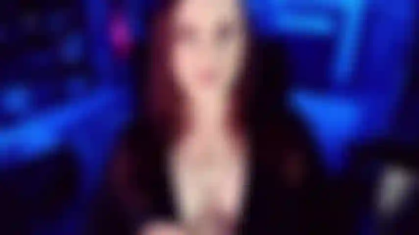 Sensual topless joi - buenas noticias, puedes empezar a trabajar en tu polla para mí. Ponte cada minuto mas duro para mi con unas caricias lentas. Aprieta esa polla más fuerte para mí. El contacto visual intenso, la respiración recordatoria y muy instructiva.