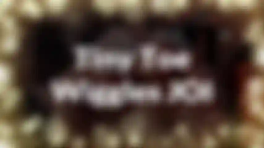 Los dedos diminutos se mueven joi. A veces solo necesitas algunos dedos diminutos para masturbarte también. Así de simple. Tan dulce. Puedes imaginar que se mueven en tu cara. Esmalte nude reluciente. Disfruta!