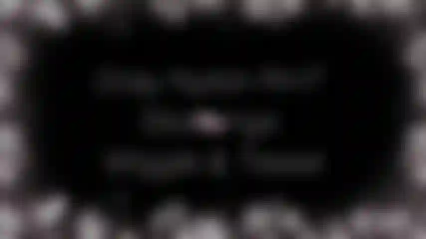 Las medias de nailon gris se mueven y provocan; realmente se trata de mover el dedo del pie, ¿no es así, muchachos de los pies? Cuelgo y dejo caer cada talón para que podamos pasar mucho tiempo moviéndose con las plantas de los pies y las uñas rojas de los pies, todo cerca de la cámara.