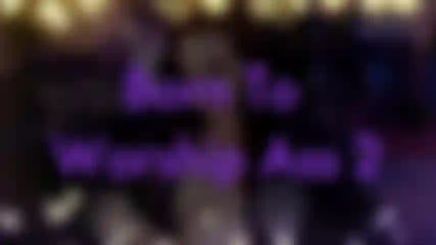 Nacida para adorar el culo 2, justo donde perteneces, debajo de estas nalgas. Deseabas tanto ser esta pequeña tanga de encaje violeta, ¿no?