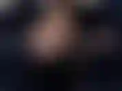 Juego joi con medias de nailon y tacones. Disfruto viendo y escuchando el susurro de las medias de nailon genuinas debajo de mi falda mientras te provoco con mis tacones altos colgando de la punta de los dedos de mis pies.