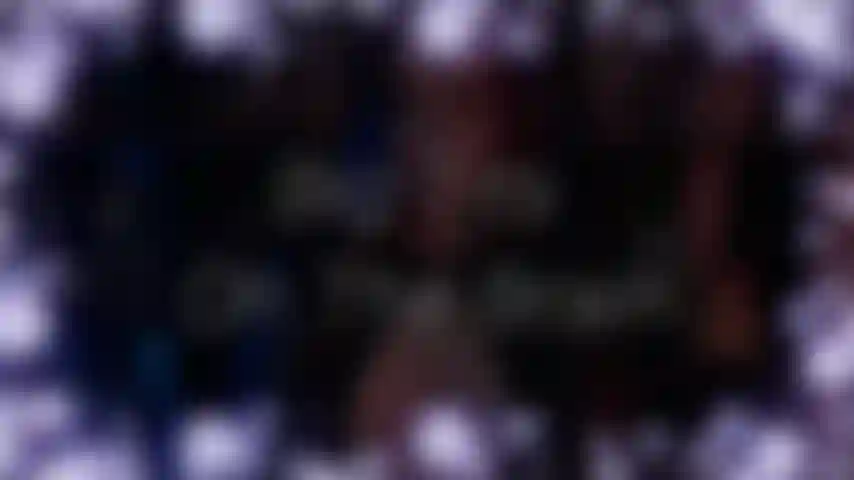 Con grandes tetas en el cerebro; piensas en ellas a primera hora de la mañana. Piensas en ellos en el almuerzo. Que suaves y abrigadores son cuando te acurrucas. No puedes detenerte ahí, por supuesto. Tienes que adorarlos con tu lengua. ¿Tú no?