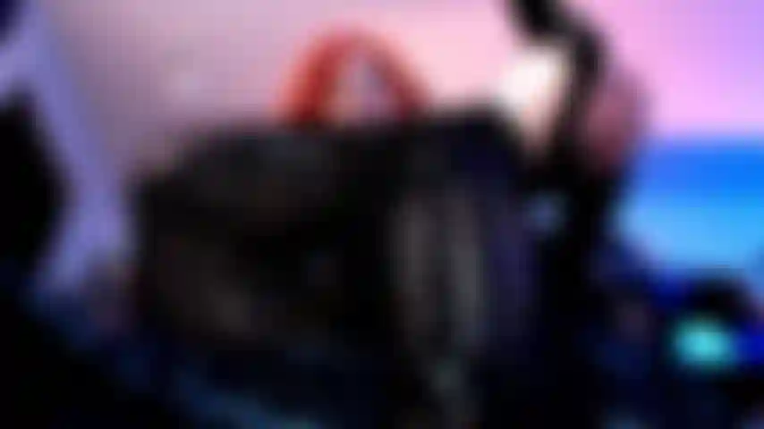 Premie perdedora de pies. ¿Por qué siempre te corres tan rápido en mis pies? Sé que debería sentirme halagada, pero en realidad es un poco frustrante. ¿Y si quiero que dures un poquito más? Todavía no tienes permitido empezar a sacudirme los pies.