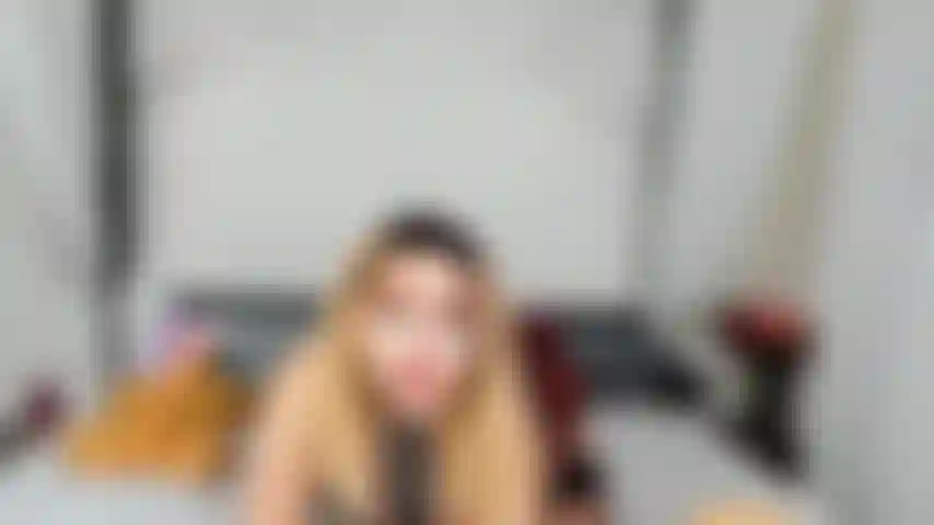 Mírame chupar esta gran polla negra mientras te cuento todas las que me he estado follando a tus espaldas ;).