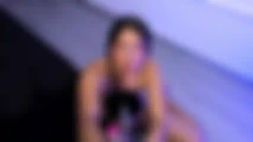 Necesito tu polla profundamente hasta que gotee.