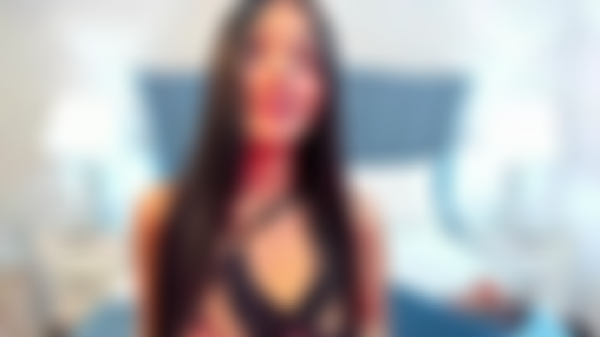 Una latina muy caliente y traviesa que te hará explotar las bolas.