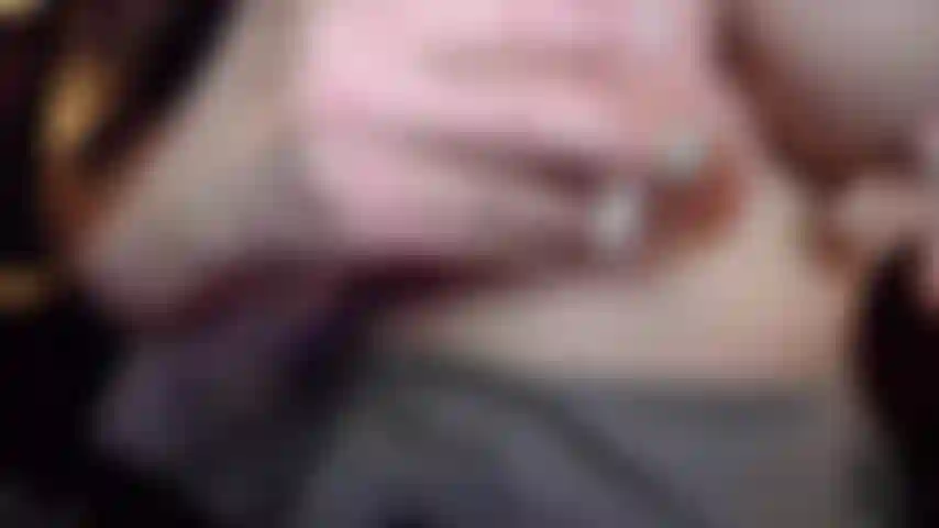 Humillando verbalmente al marido cornudo.