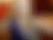 Bomba de coño bombeando mi dedo de camello.