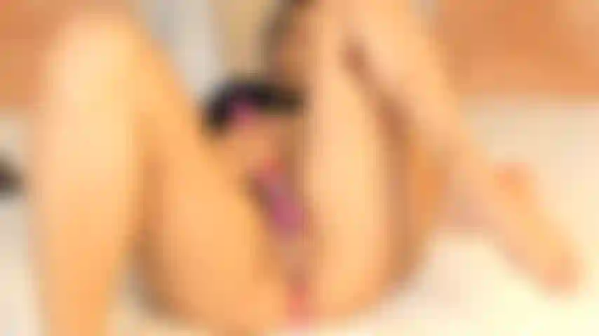 Probando mis juguetitos en mi coñito.